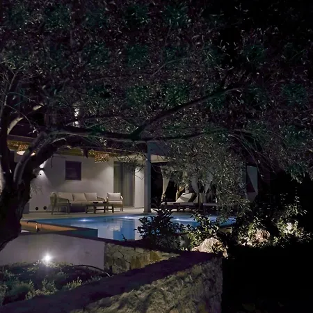 Mourelo Luxury In Chania With Private Pool Jacuzzi Villa La Canea