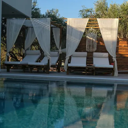 Mourelo Luxury In Chania With Private Pool Jacuzzi Villa La Canea